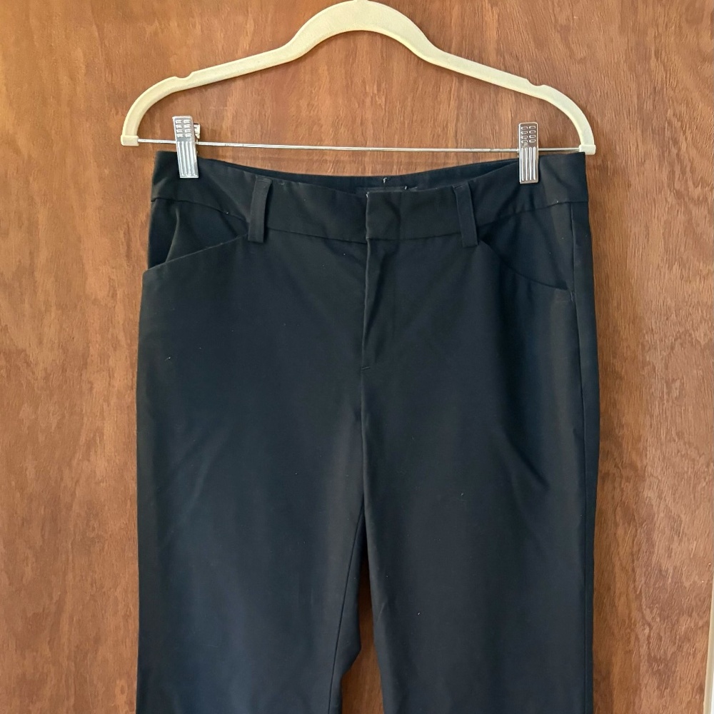 Womyn Black Dress Pants • Flare Leg Trousers • Made in New York • Size 6